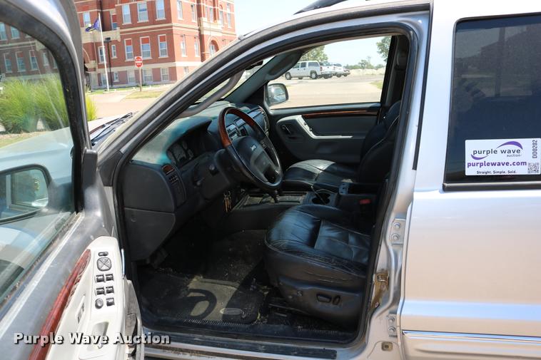 image for item DD0202 2004 Jeep Grand Cherokee SUV