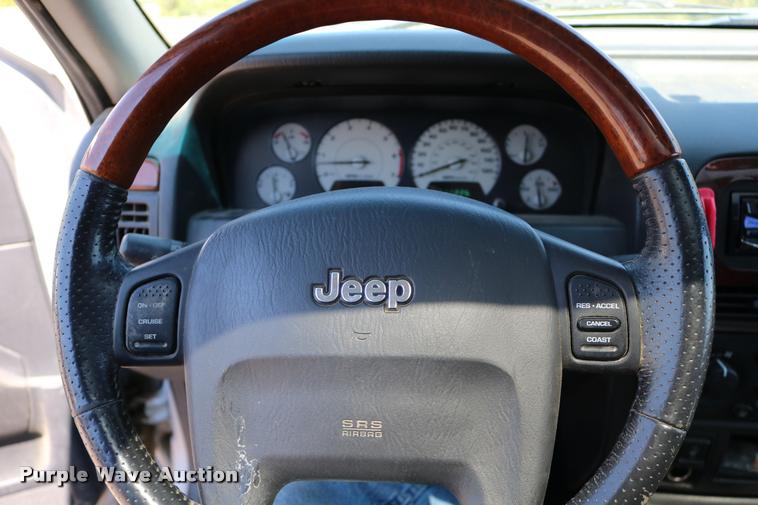 image for item DD0202 2004 Jeep Grand Cherokee SUV