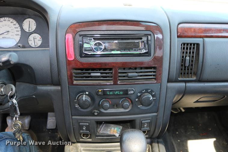 image for item DD0202 2004 Jeep Grand Cherokee SUV