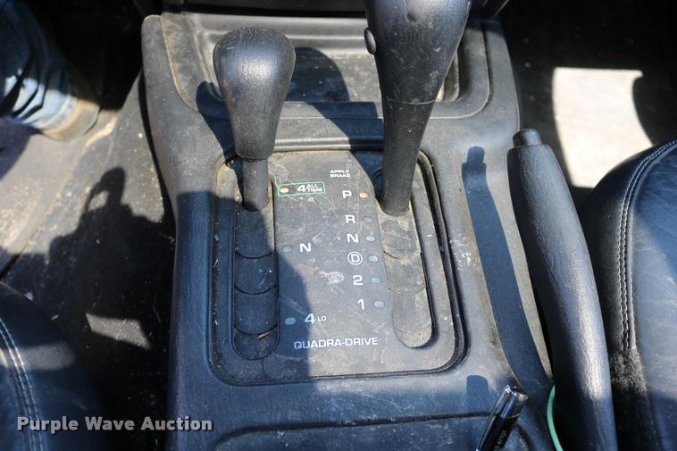 image for item DD0202 2004 Jeep Grand Cherokee SUV