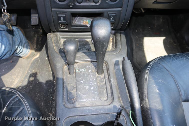 image for item DD0202 2004 Jeep Grand Cherokee SUV