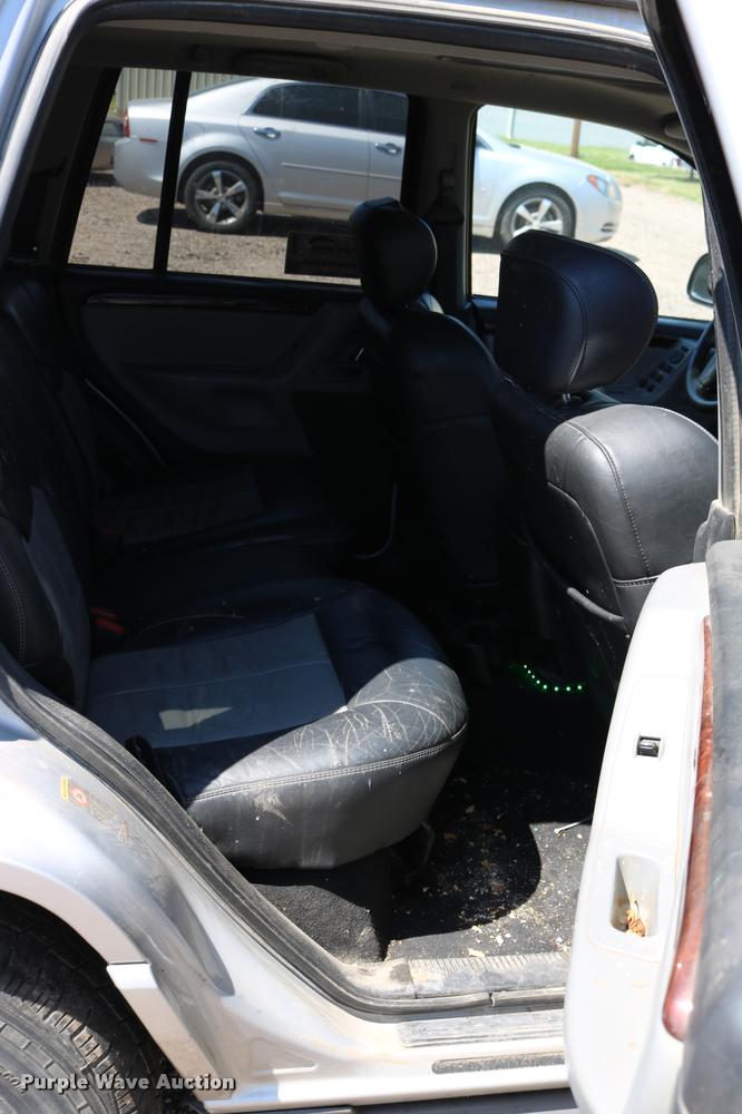 image for item DD0202 2004 Jeep Grand Cherokee SUV