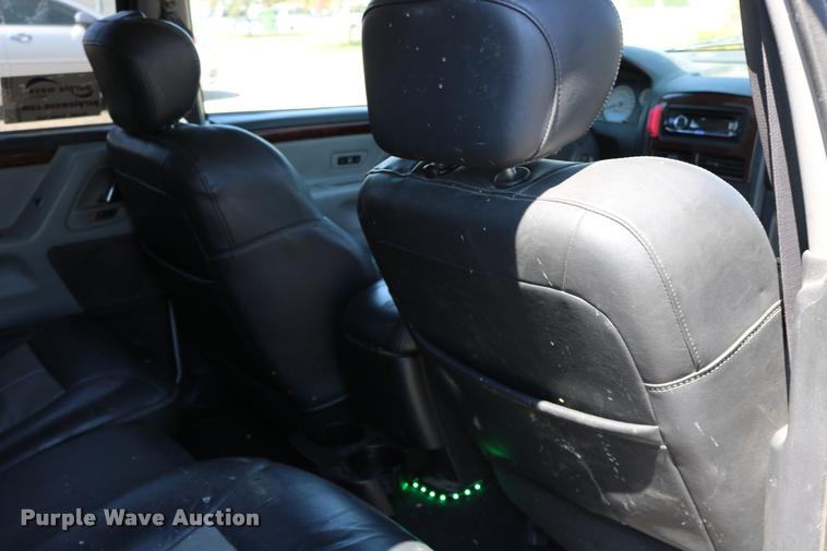 image for item DD0202 2004 Jeep Grand Cherokee SUV
