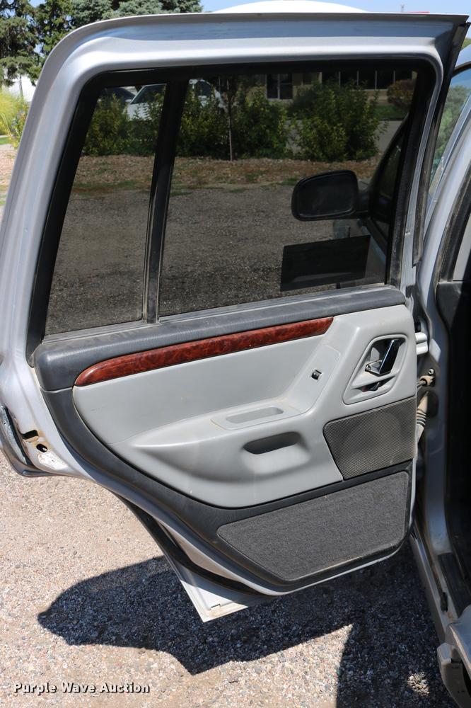 image for item DD0202 2004 Jeep Grand Cherokee SUV