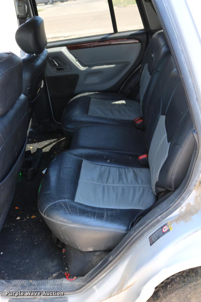 image for item DD0202 2004 Jeep Grand Cherokee SUV