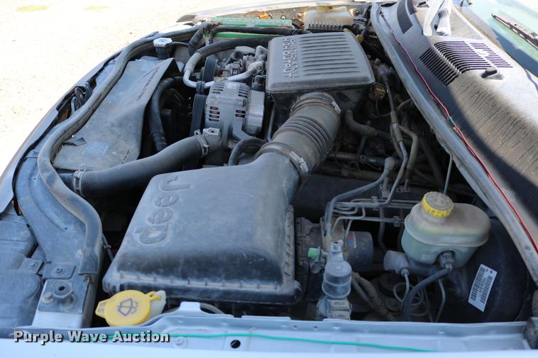 image for item DD0202 2004 Jeep Grand Cherokee SUV