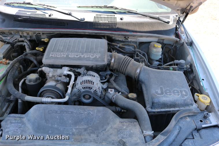 image for item DD0202 2004 Jeep Grand Cherokee SUV