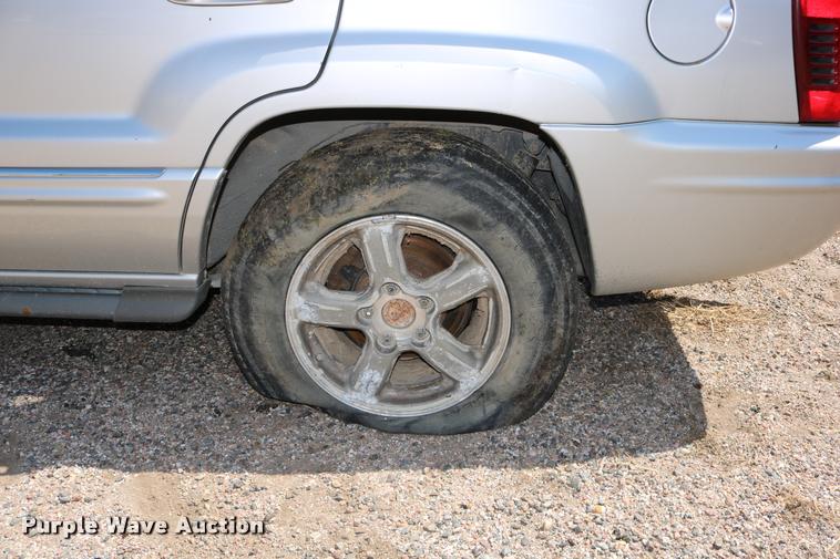 image for item DD0202 2004 Jeep Grand Cherokee SUV