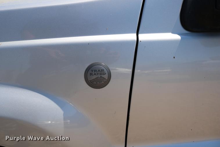 image for item DD0202 2004 Jeep Grand Cherokee SUV