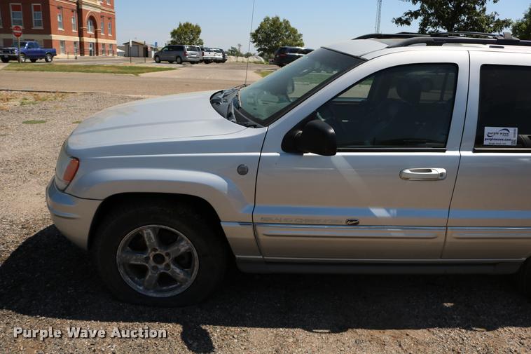 image for item DD0202 2004 Jeep Grand Cherokee SUV