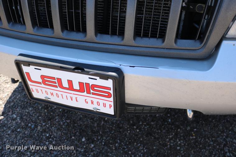 image for item DD0202 2004 Jeep Grand Cherokee SUV