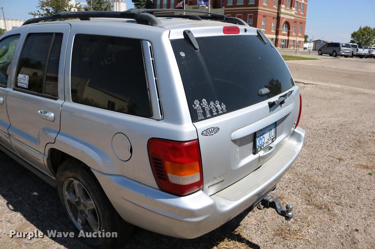 image for item DD0202 2004 Jeep Grand Cherokee SUV