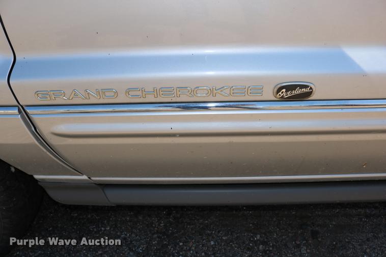 image for item DD0202 2004 Jeep Grand Cherokee SUV