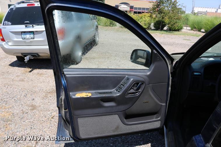 image for item DD0203 2000 Jeep Grand Cherokee SUV