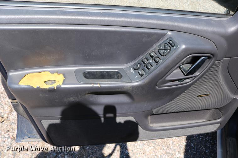 image for item DD0203 2000 Jeep Grand Cherokee SUV