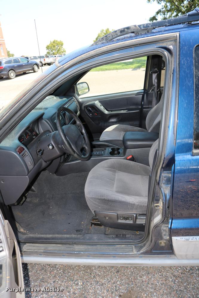image for item DD0203 2000 Jeep Grand Cherokee SUV