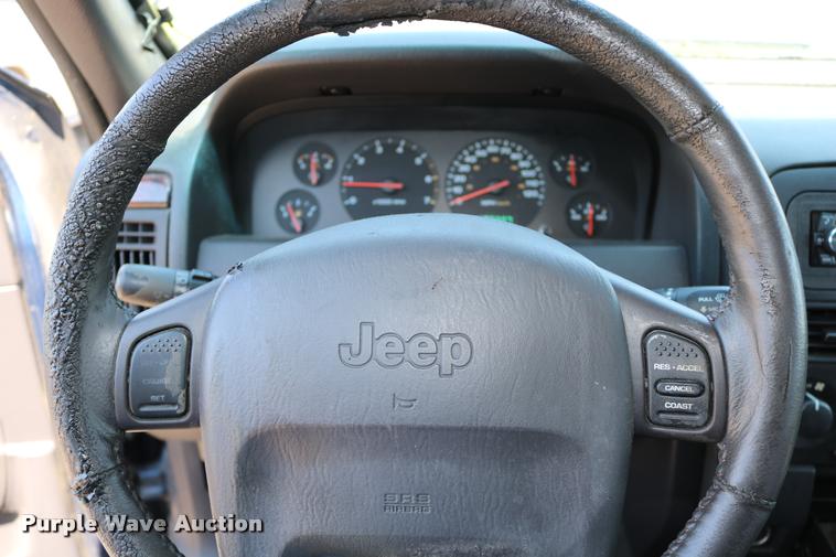 image for item DD0203 2000 Jeep Grand Cherokee SUV