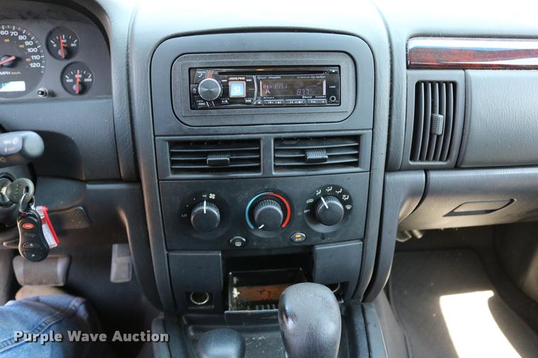 image for item DD0203 2000 Jeep Grand Cherokee SUV