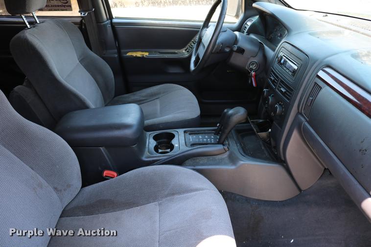 image for item DD0203 2000 Jeep Grand Cherokee SUV