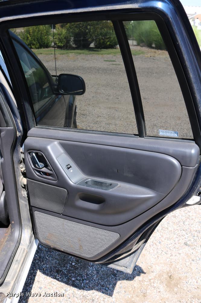 image for item DD0203 2000 Jeep Grand Cherokee SUV