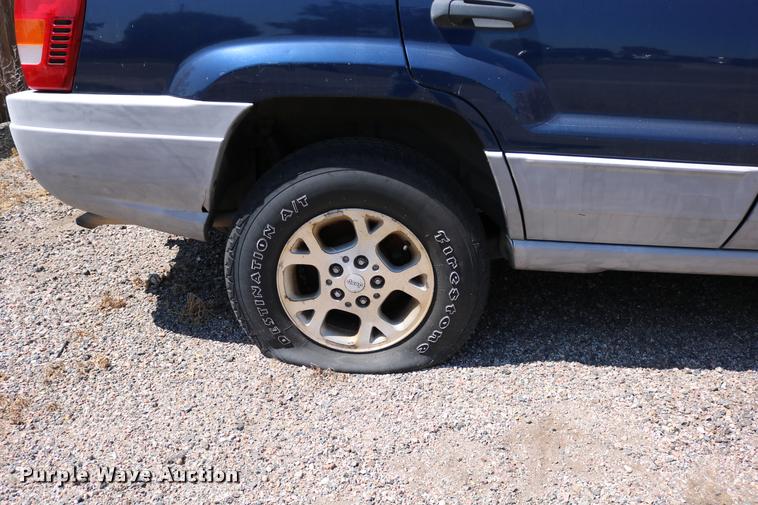 image for item DD0203 2000 Jeep Grand Cherokee SUV