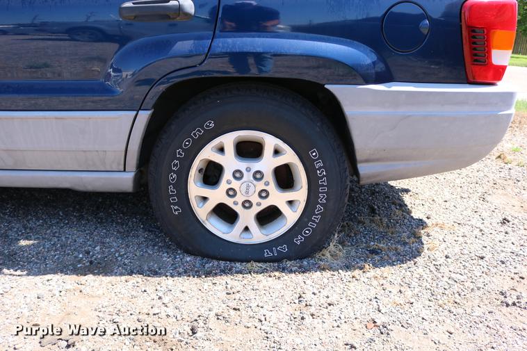 image for item DD0203 2000 Jeep Grand Cherokee SUV