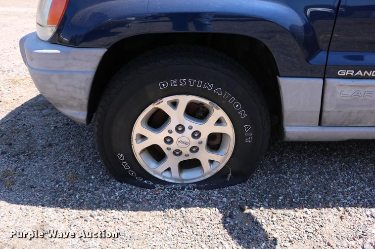 image for item DD0203 2000 Jeep Grand Cherokee SUV