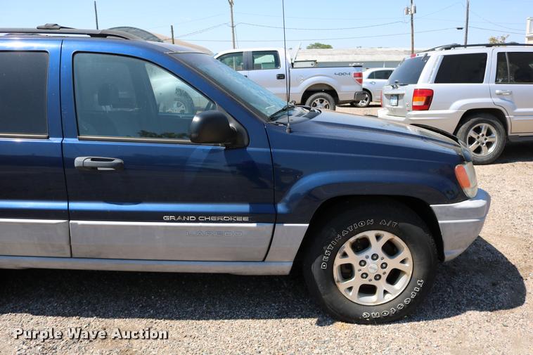 image for item DD0203 2000 Jeep Grand Cherokee SUV