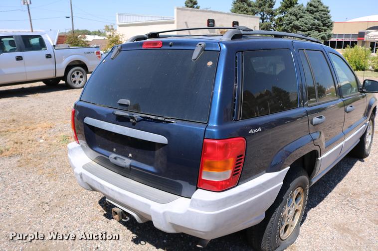 image for item DD0203 2000 Jeep Grand Cherokee SUV