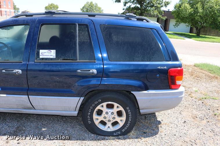 image for item DD0203 2000 Jeep Grand Cherokee SUV