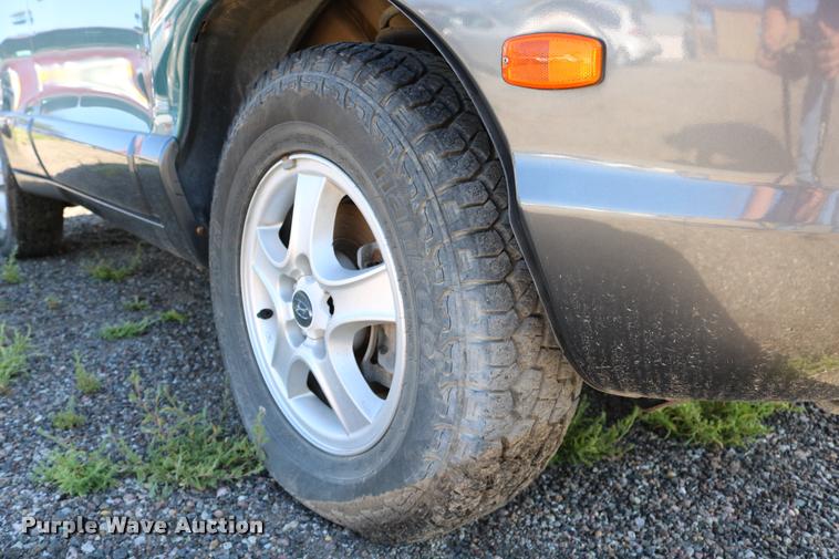 image for item DD0205 2002 Hyundai Santa Fe SUV