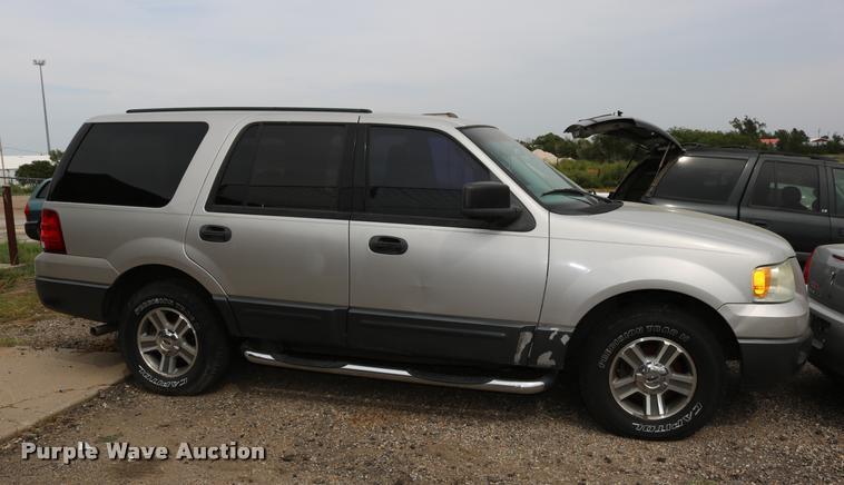 image for item DD0206 2004 Ford Expedition SUV