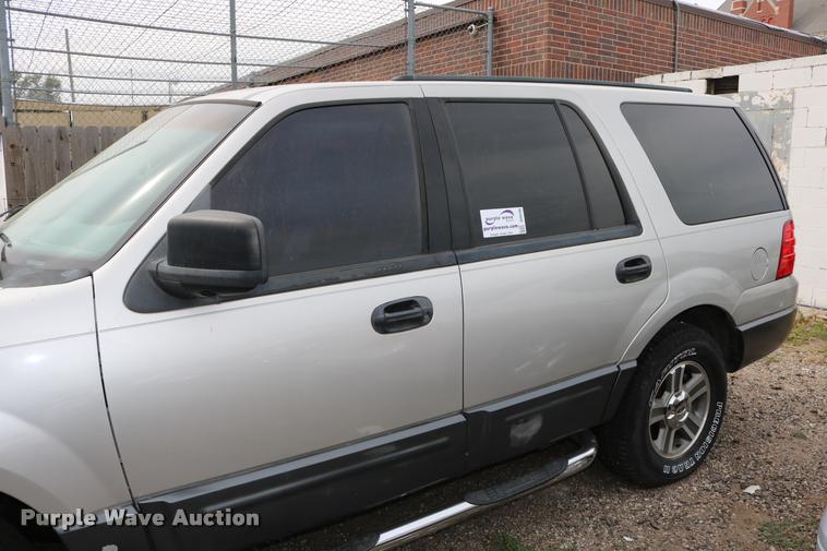 image for item DD0206 2004 Ford Expedition SUV