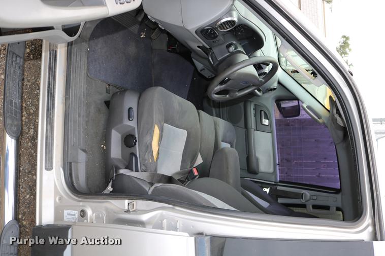 image for item DD0206 2004 Ford Expedition SUV