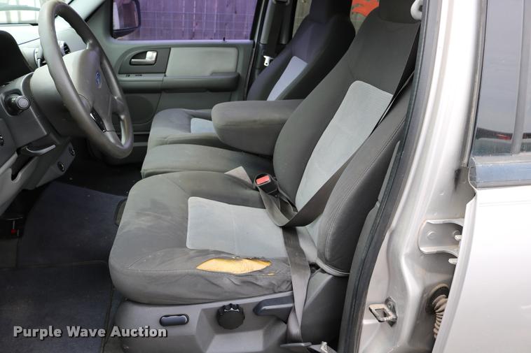 image for item DD0206 2004 Ford Expedition SUV