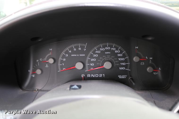 image for item DD0206 2004 Ford Expedition SUV