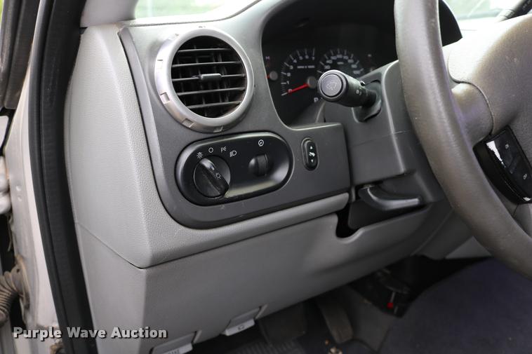 image for item DD0206 2004 Ford Expedition SUV