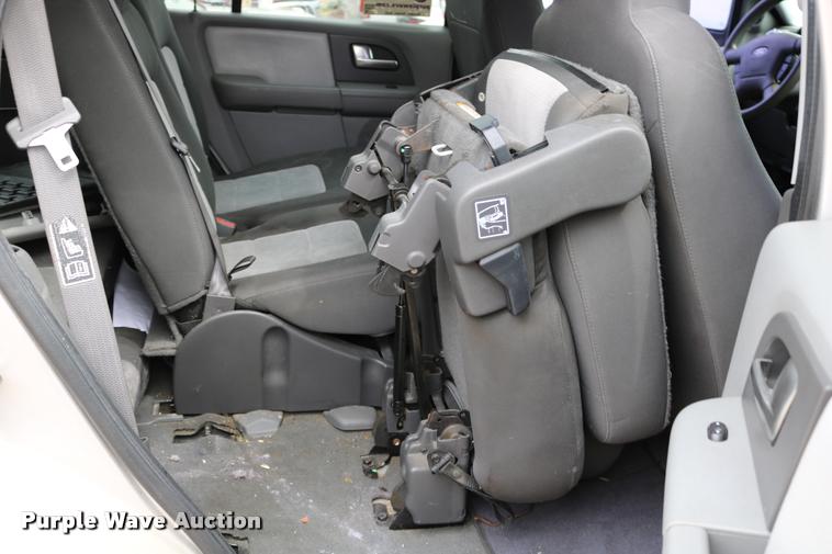 image for item DD0206 2004 Ford Expedition SUV