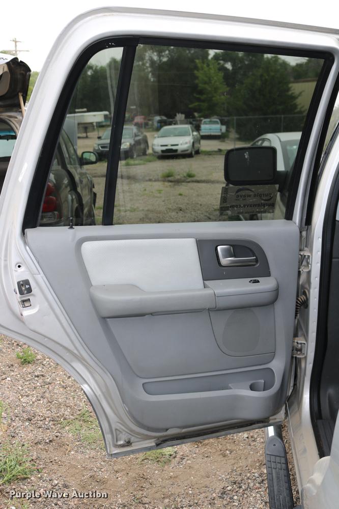 image for item DD0206 2004 Ford Expedition SUV
