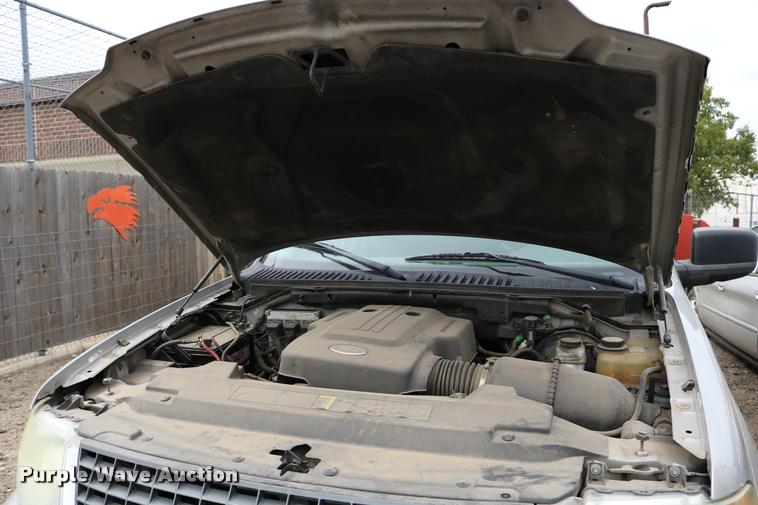 image for item DD0206 2004 Ford Expedition SUV