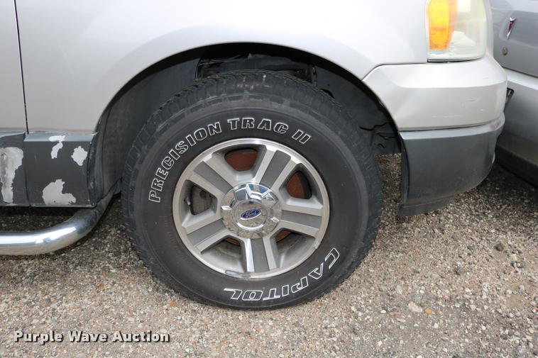 image for item DD0206 2004 Ford Expedition SUV