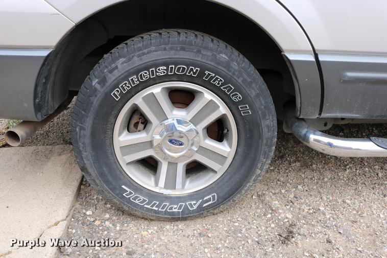 image for item DD0206 2004 Ford Expedition SUV
