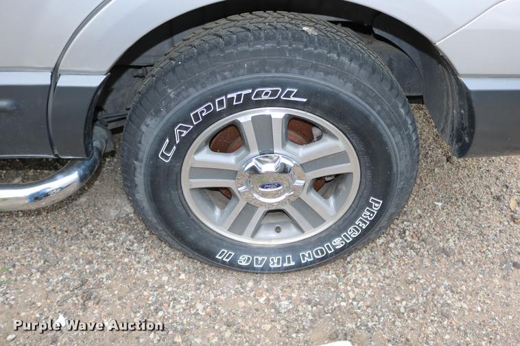 image for item DD0206 2004 Ford Expedition SUV