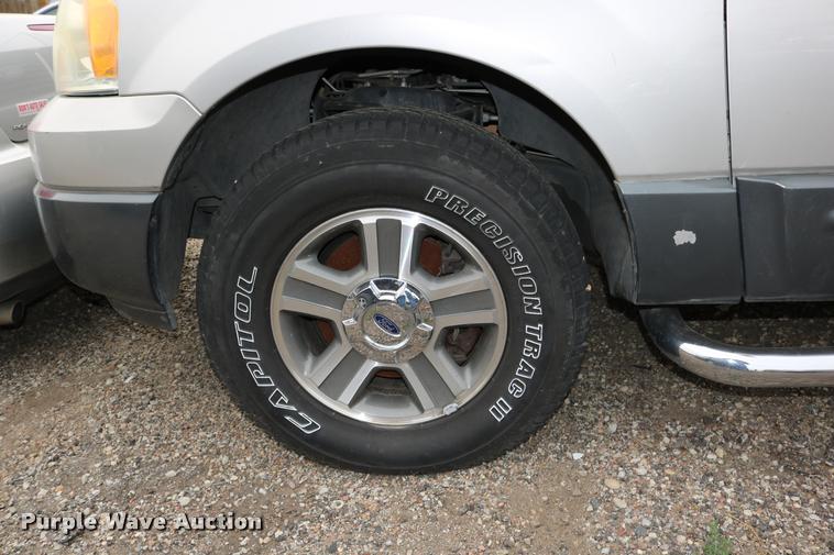 image for item DD0206 2004 Ford Expedition SUV