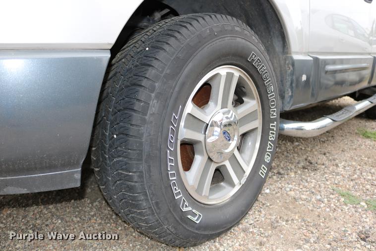 image for item DD0206 2004 Ford Expedition SUV