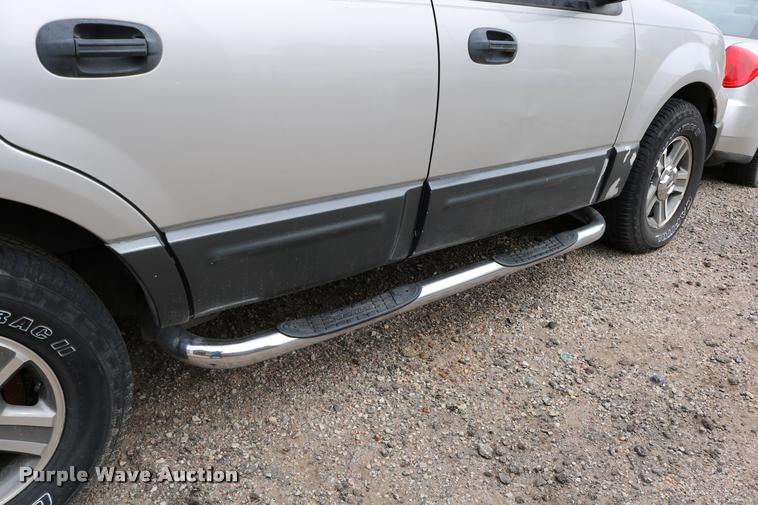 image for item DD0206 2004 Ford Expedition SUV
