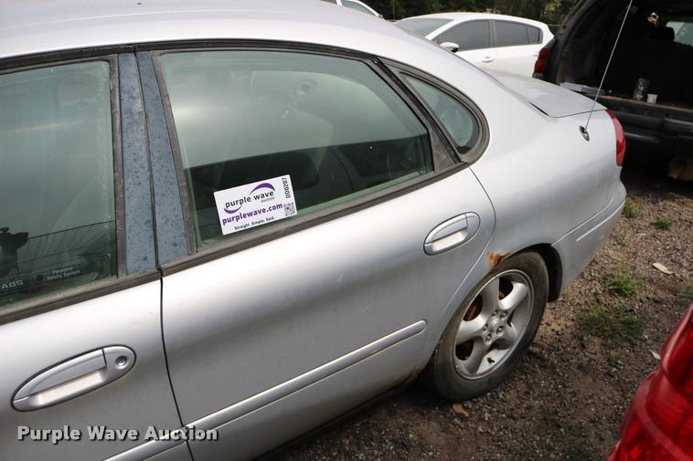 image for item DD0207 2000 Ford Taurus