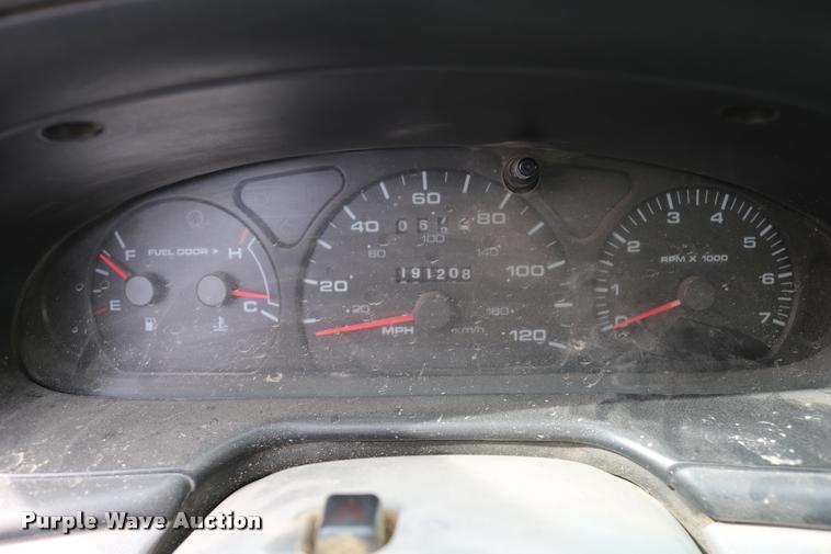 image for item DD0207 2000 Ford Taurus