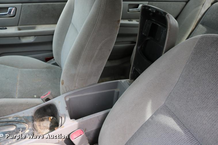 image for item DD0207 2000 Ford Taurus