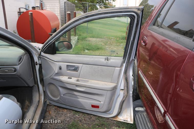 image for item DD0207 2000 Ford Taurus